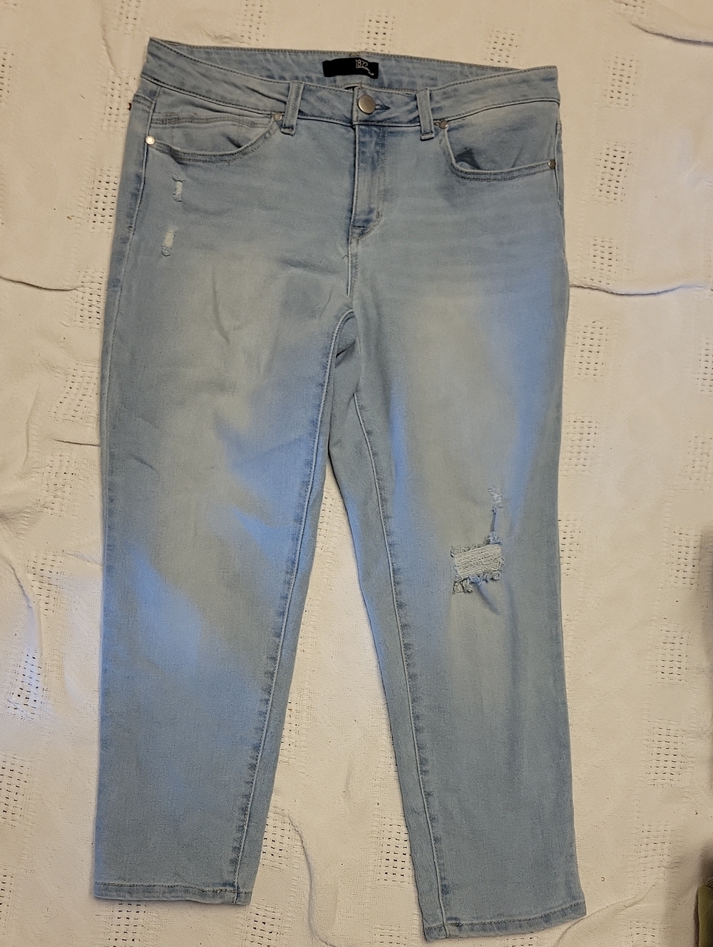 1822 Denim Light Blue Women's Distressed Jeans